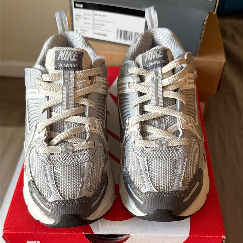 ❌SOLD❌ Nike Kids Vomero 5 Sneakers